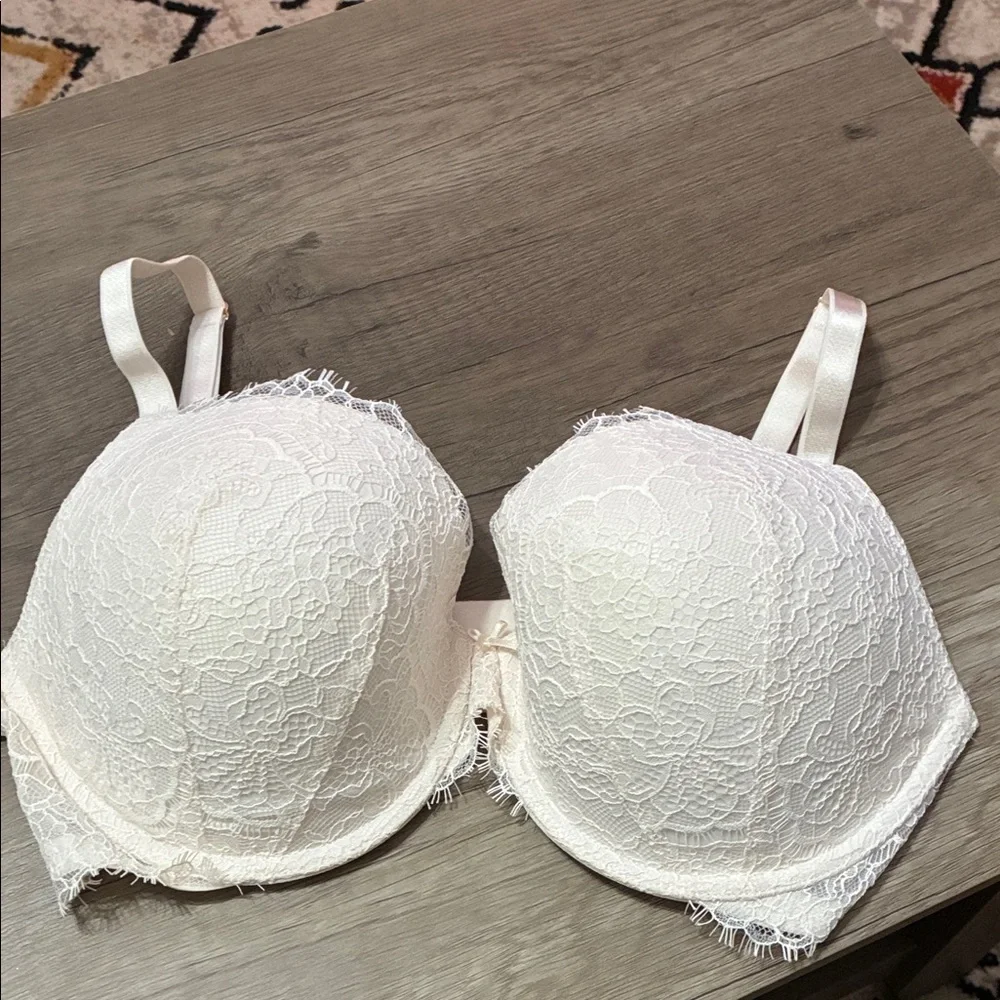 Victoria Secret Lace Underwire Bra - Cream 36DD - Picture 2 of 8